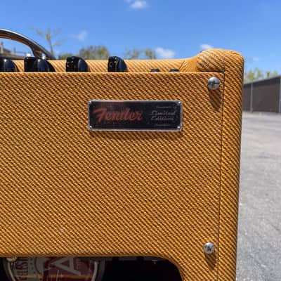 2016 Fender Hot Rod Deluxe III Limited Edition Tweed 1x12" 40w Combo Amp image 9