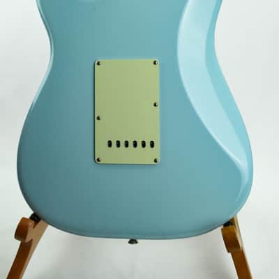 Fender Vintera II Road Worn 60s Stratocaster Sonic Blue Nitro Vintage Pickups with Case image 8