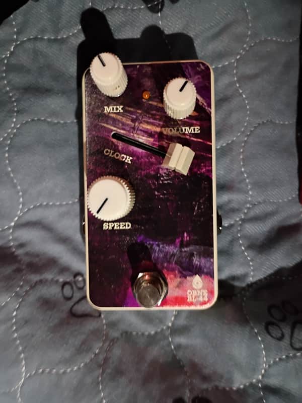 Old Blood Noise Endeavors BL-44 Reverse Variable-Clock Reverser 2022 - Present - Cream / Purple Graphic image 1