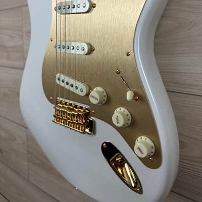 Fender Custom Shop Limited Edition 75th Anniversary Stratocaster NOS Guitar, Rosewood Fingerboard, Diamond White Pearl image 6
