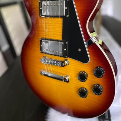 Firefly FFLP - Sunburst with Firefly Hardshell Guitar Case image 3