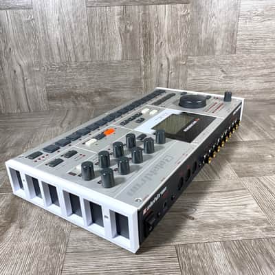 End Cheeks for ELEKTRON Machinedrum / Analog Four / RYTM / Octatrack - WHITE - by KZcraftworks - USA image 5