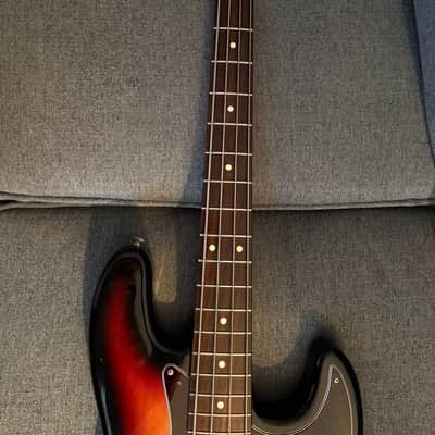 Fender American Vintage '62 Jazz Bass 1990 -tone Sunburst image 2