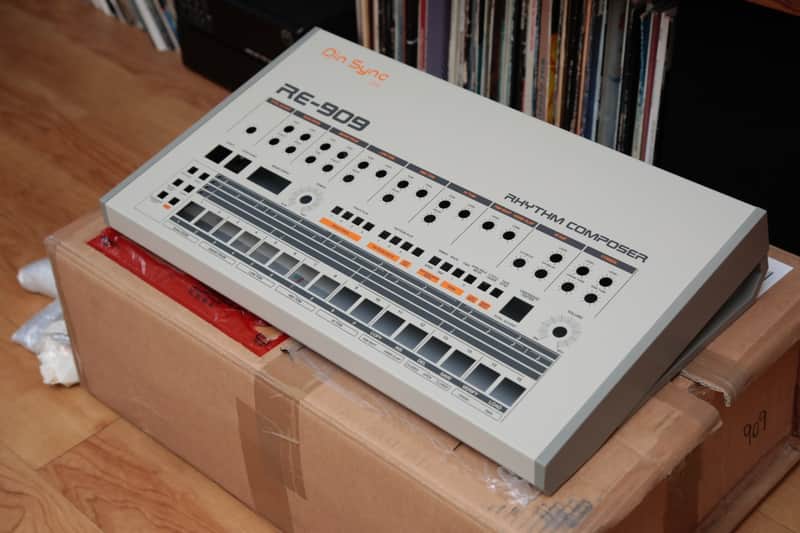 Dinsync RE-909 Drum Machine Kit with Case TR-909 Clone image 1