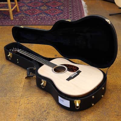 Larrivee D-05 Select Series Sitka Spruce/Mahogany Dreadnought Acoustic Guitar w/Hard Case image 9