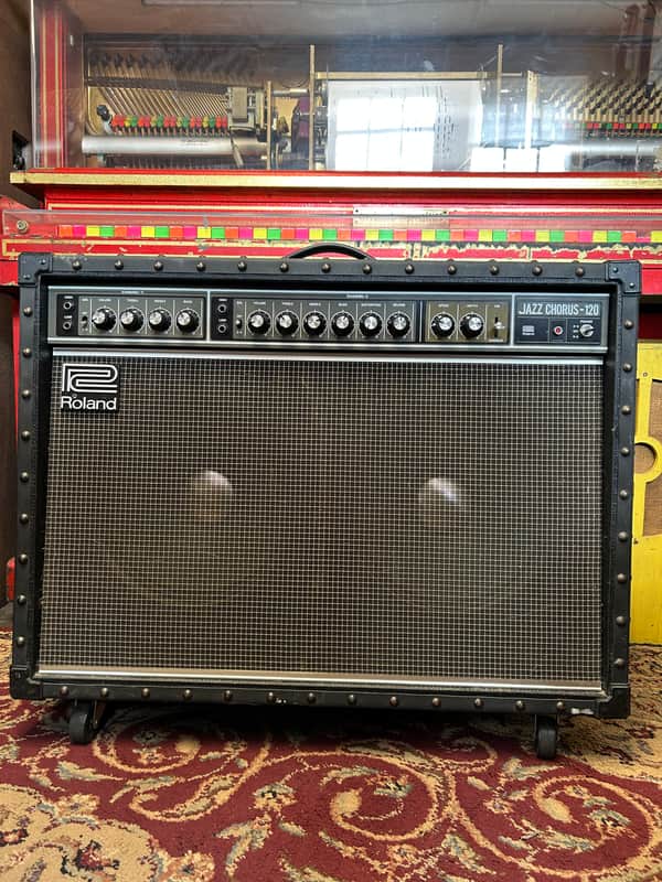 Roland JC-120 Jazz Chorus 2-Channel 120-Watt 2x12" Guitar Combo