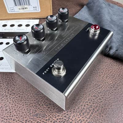 Silvertone Twin Twelve Effects Pedal by Jackson Audio image 4