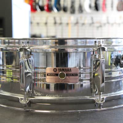 Yamaha SD-350MG 5x14" 8-Lug Steel Snare Drum