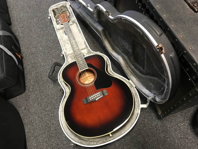 Yamaha CJ-818SB country jumbo acoustic guitar made in Taiwan 1982