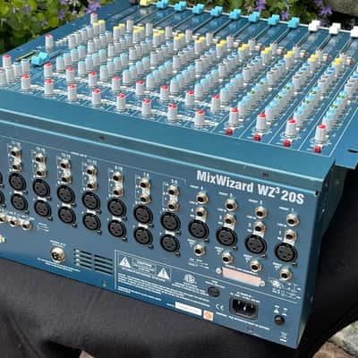 Allen & Heath MixWizard WZ3 20S 12-Channel / 20-Input Stereo Mixer 2004 - 2013 - Blue image 12