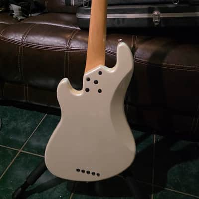 Lakland Darryl Jones 5 (DJ-5) Chisonic 2010's - Pearl White image 5