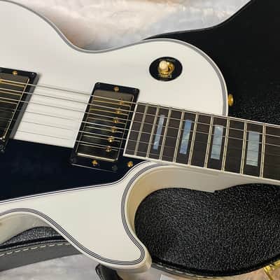 NEW! Gibson Les Paul Custom - Alpine White - Ebony Board - Authorized Dealer - Only 9.4lbs - G06414 image 2