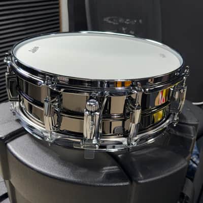 Ludwig LB414b Black Beauty 5x14" 8-Lug Brass Snare Drum - B-Stock and Gator Case 6.5x14 image 3