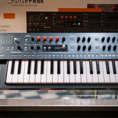Arturia MiniFreak 37-Key 6-Voice Polyphonic Hybrid Synthesizer 2022 - Present - Black image 2