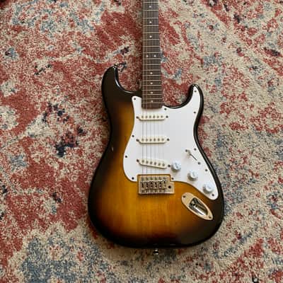 squier tobacco sunburst by Fender Stratocaster 6-String RH Electric Guitar silky playing Squier Sonic Stratocaster HSS LimitedEdition