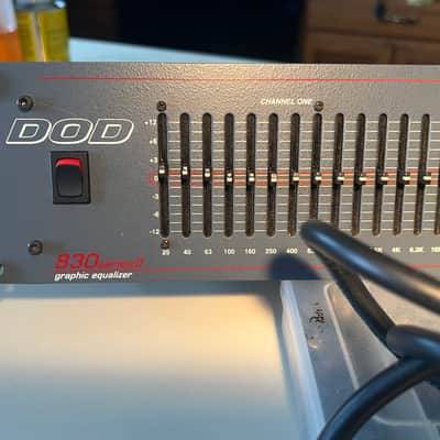 DOD 830 series II Dual 15 band eq with IEC power cable & rack mount bolts/washers image 2