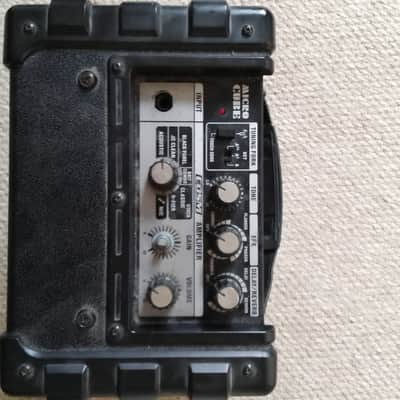Roland Micro Cube 2-Watt 1x5" Guitar Combo 2004 - 2014 - Black image 2