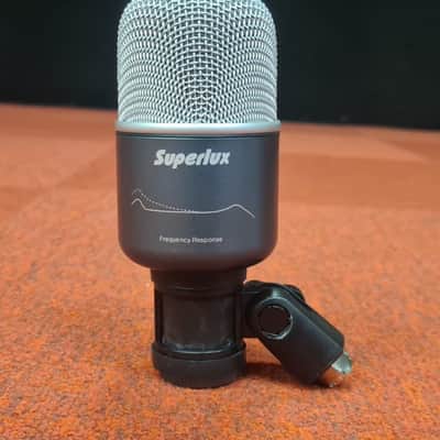 superlux Pro 218A image 2