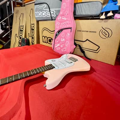 Mooer Guitars MLT10 (Travel/ Short Scale) CANDY PINK 2025 Super Light 2,5Kg image 15