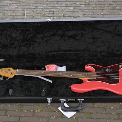 Fender Limited Edition Vintera II Road Worn '60s Precision Bass - Fiesta Red image 13