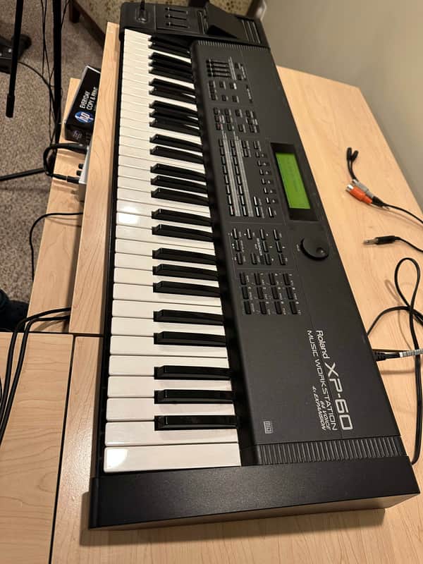 Roland XP-60 61-Key 64-Voice Music Workstation Keyboard 1998 - 2003 - Black image 1