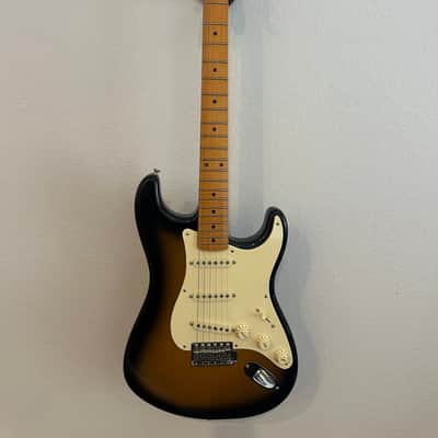 Fender Eric Johnson Stratocaster with Maple Fretboard 2005 - Present - 2-Color Sunburst image 1