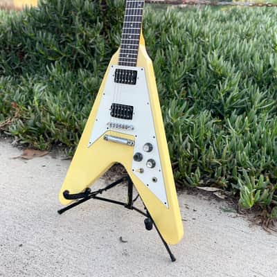Gibson Flying V '67 1991 Early Reissue Alpine White image 4