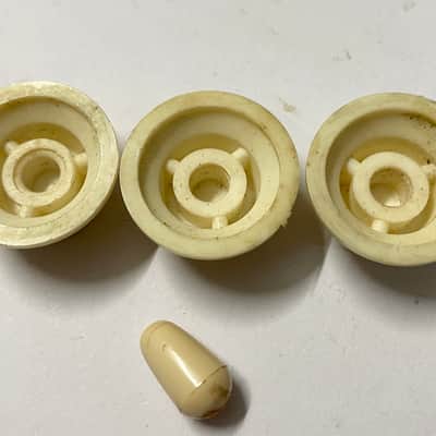 1982 Fender Fullerton USA complete Stratocaster knob set with tip original Vintage image 4