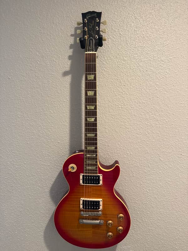 Gibson Les Paul Classic Premium Plus Deal!