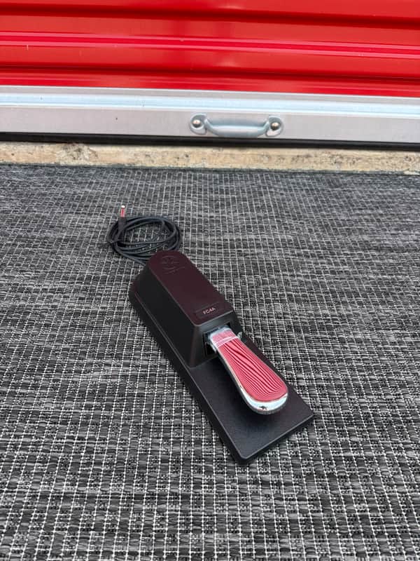 Yamaha FC4A Piano Style Sustain Pedal Keyboard Damper Pedal FC4A image 1