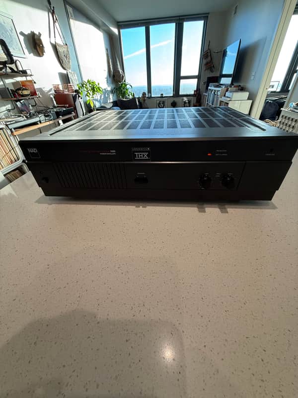 NAD 7000 2001 - Gray image 1