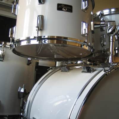 Pearl MAXWIN drums / 5-piece Shell Kit / Vintage (70's) snow white/ coffin-shaped lugs image 8