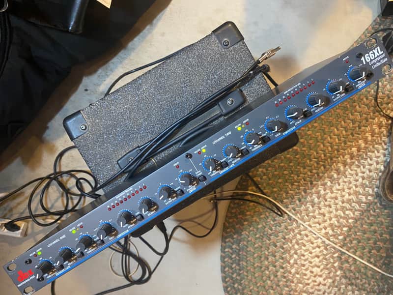 DBX 166XL COMPRESSOR, LIMITER, EXPANDER AND GATE UNIT image 1