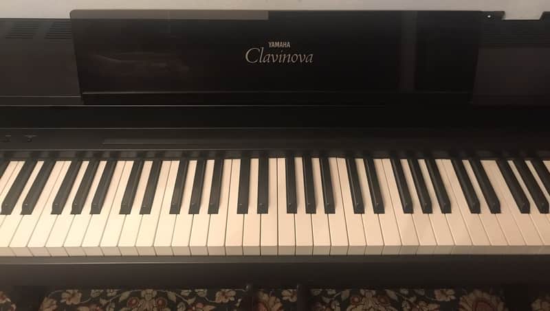 Yamaha Clavinova CLP-300 Upright Digital Piano 88 Weighted Keys