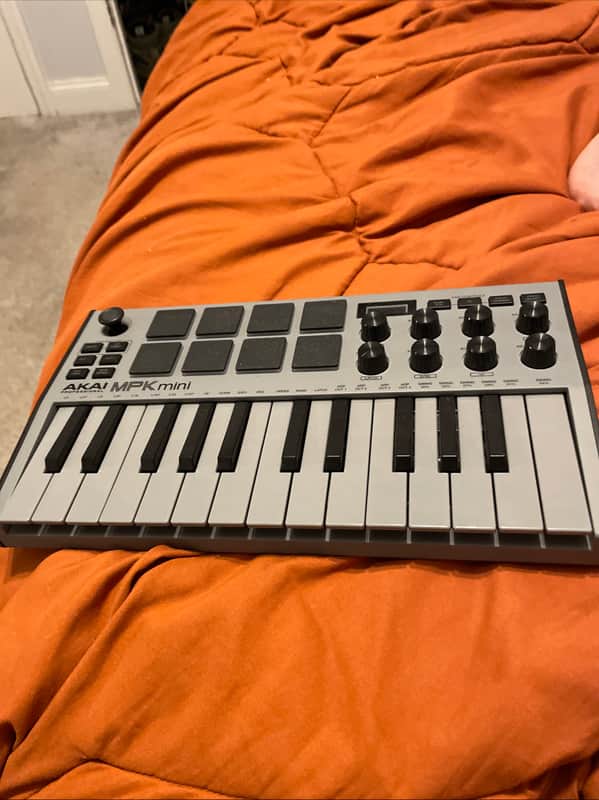 Akai MPK Mini MKIII 25-Key MIDI Controller 2020 - Present Gray image 1