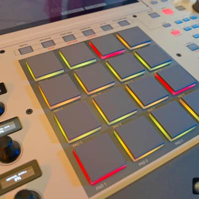 Akai MPC X Special Edition Standalone Sampler incl. MPC Pro Pack upgrade image 10