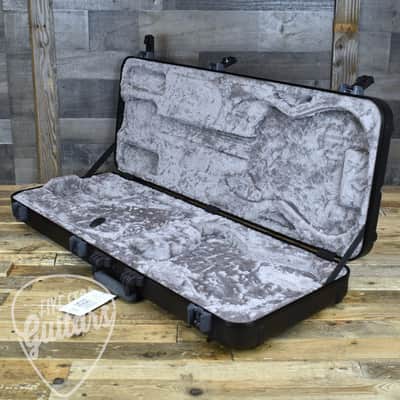 Pre-Owned Fender Deluxe Molded TSA Case image 3
