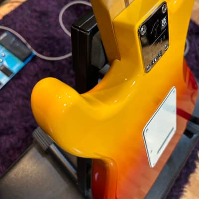 Fender Player Plus Stratocaster 2022 - Tequila Sunrise image 9