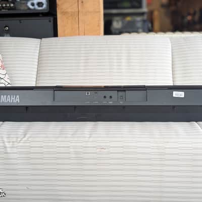 Yamaha PSR-E433 Keyboard w/PSU - Used image 6
