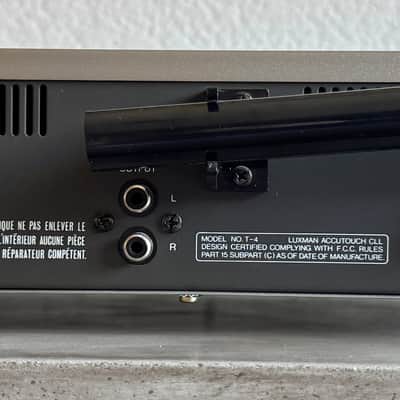 Luxman T-4 'ACCUTOUCH' AM/FM Tuner · Stunning Condition w/ Original Box and Manual !!! image 10