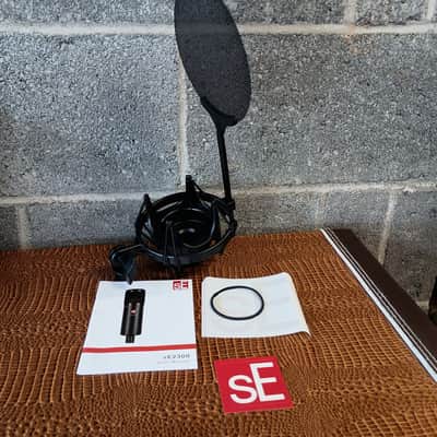 sE Electronics sE2300 Large Diaphragm Multipattern Condenser Microphone - Black image 2