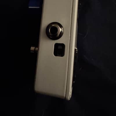 2010s Keeley Neutrino V1 - White image 4