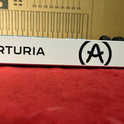 Arturia KeyLab 61 MkIII MIDI Controller 2024 - Present - White image 14