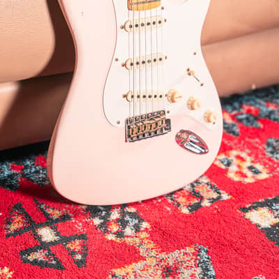 Fender Custom Shop LTD '57 Stratocaster Journeyman Relic in Super Faded Aged Shell Pink image 3