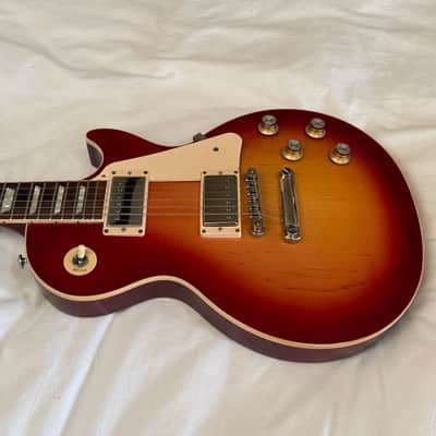 2019 Gibson Les Paul Standard - Cherry Sunburst - Free Pro Setup image 5