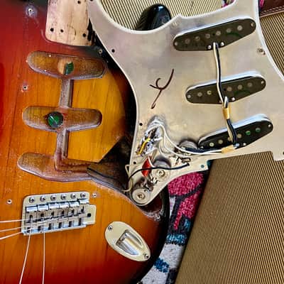 Fender Fender Stratocaster ‘62 AVRI (American Vintage Reissue) Fullerton Era 1982- 3 tone sunburst 1982 - Sunburst image 11