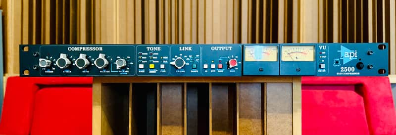 API 2500 Stereo Bus Compressor 2000 - 2019 - Black image 1