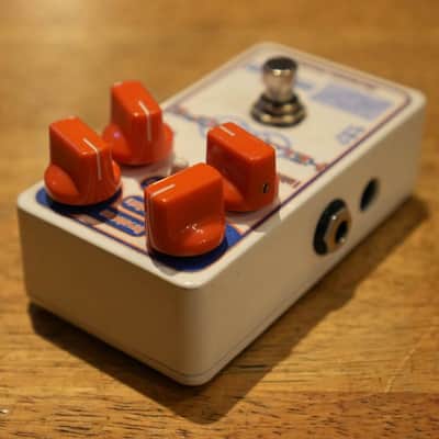 Catalinbread Heliotrope Harmonic Pixelator Analog Bit Crusher Pedal White - Used image 3