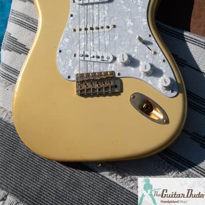 1994 Fender "Custom Edition" ST-57YM - FSR Gold Metallic - Yngwie Malmsteen Signature '57 Stratocaster - Made in Japan (FujiGen) - Pro Set Up w Perfect Frets/Action/Intonation! image 2