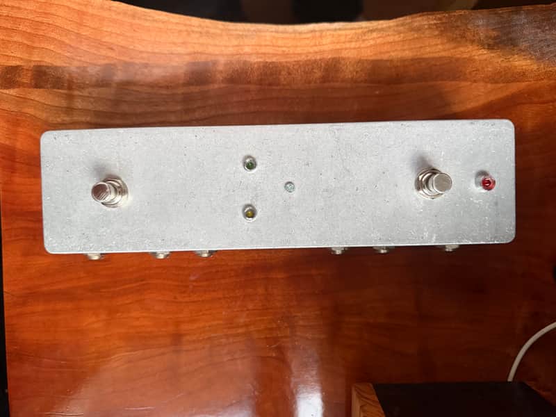 2 channel loop pedal w/ LED indicator image 1